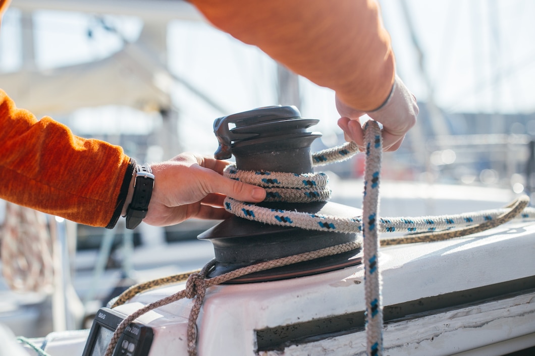 Jak przygotować się do kursu na żeglarza jachtowego – praktyczne porady